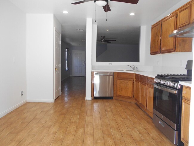 Building Photo - 4-Bedroom Rental Home with Modern Amenities