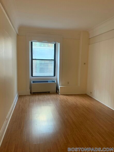 Building Photo - 62 Boylston St