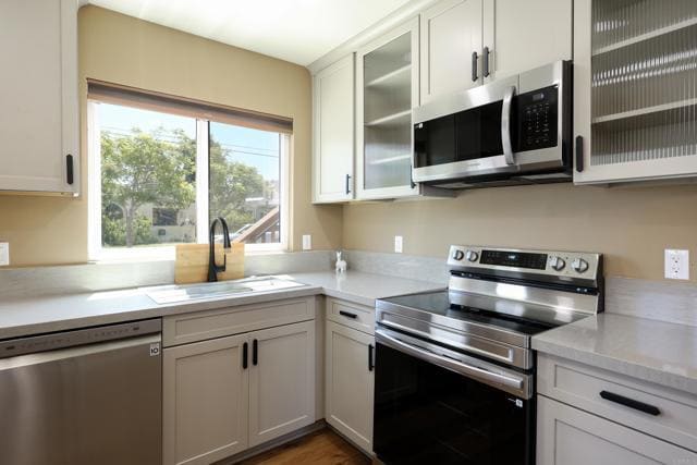 Building Photo - 4960 Vista Pl