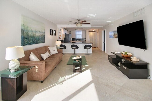 Building Photo - 3100 NE 49th St