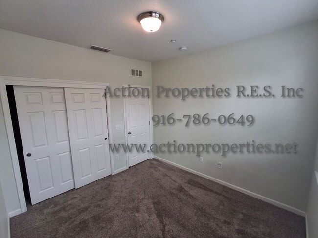 Building Photo - 2308 Las Palomas Loop