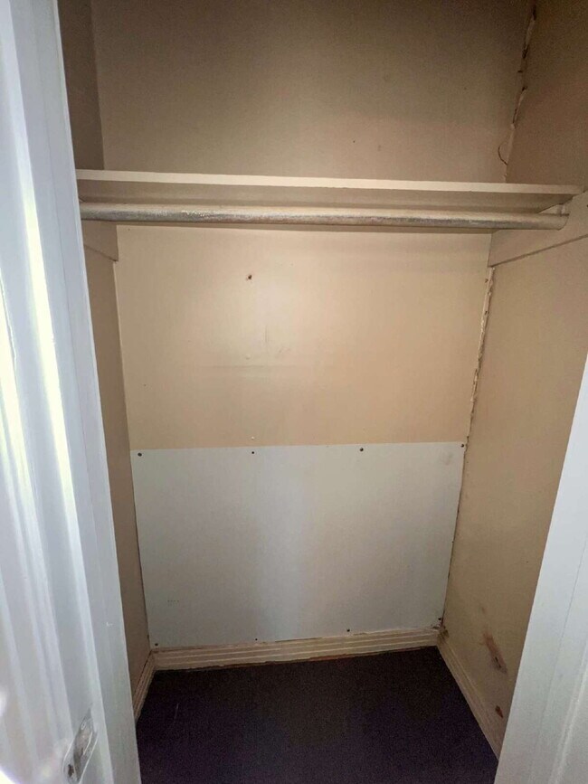 Building Photo - "Charming 3-Bedroom Home with 2 Baths in Lubbock's Heart – 1277 Sq Ft of Comfort!"