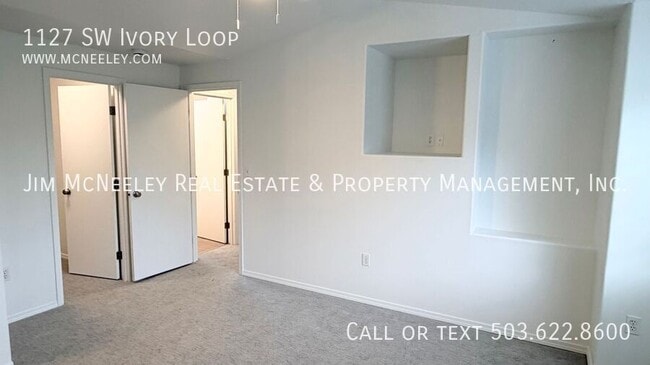 Building Photo - 1127 SW Ivory Loop