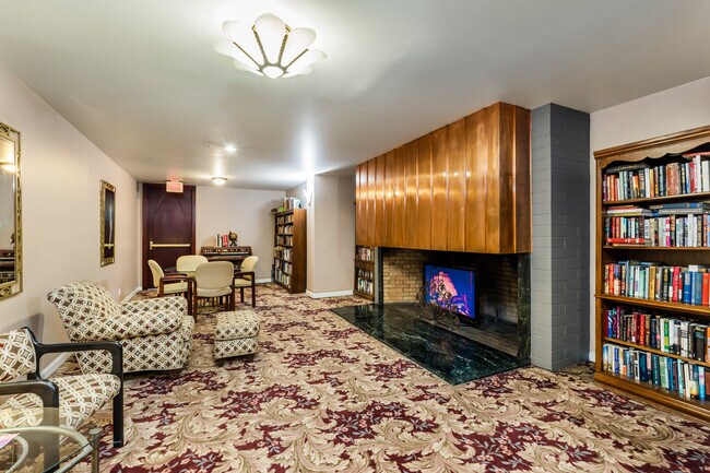 Building Photo - 140 Linden Ave