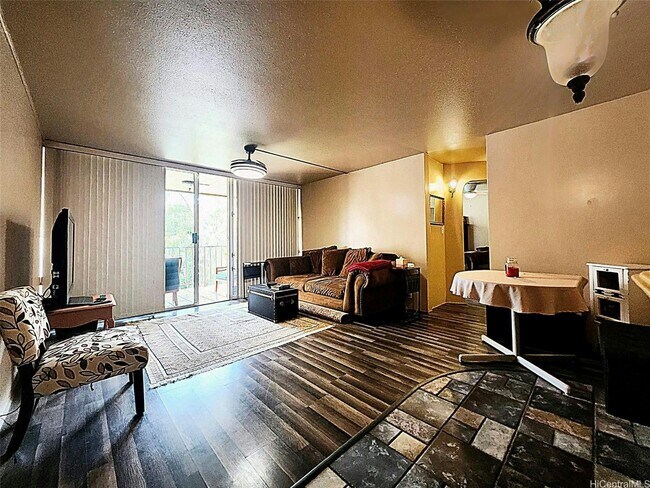 Building Photo - 95-273-273 Waikalani Dr