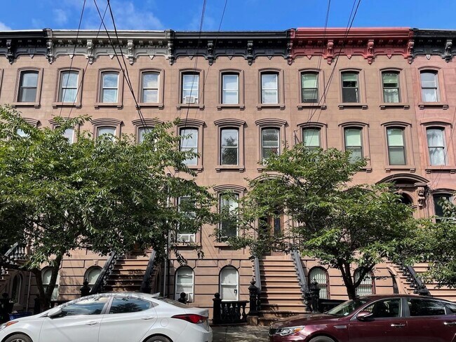 Building Photo - 270 Montgomery St