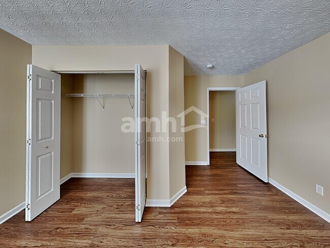 Building Photo - 5954 Courtney Pl