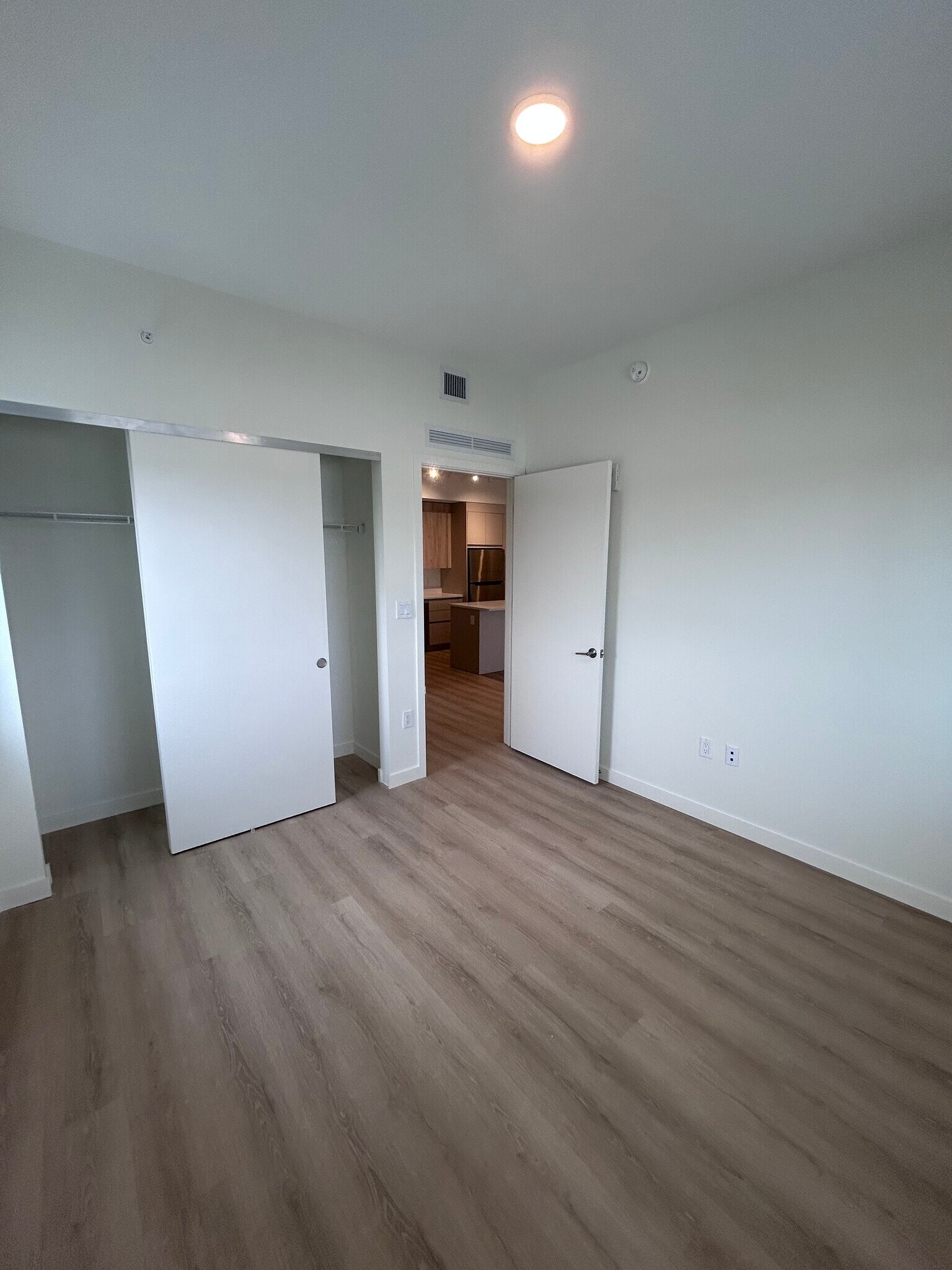 Building Photo - 302 Princeton Dr