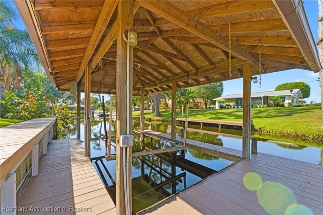 Building Photo - 105 Fern Ct