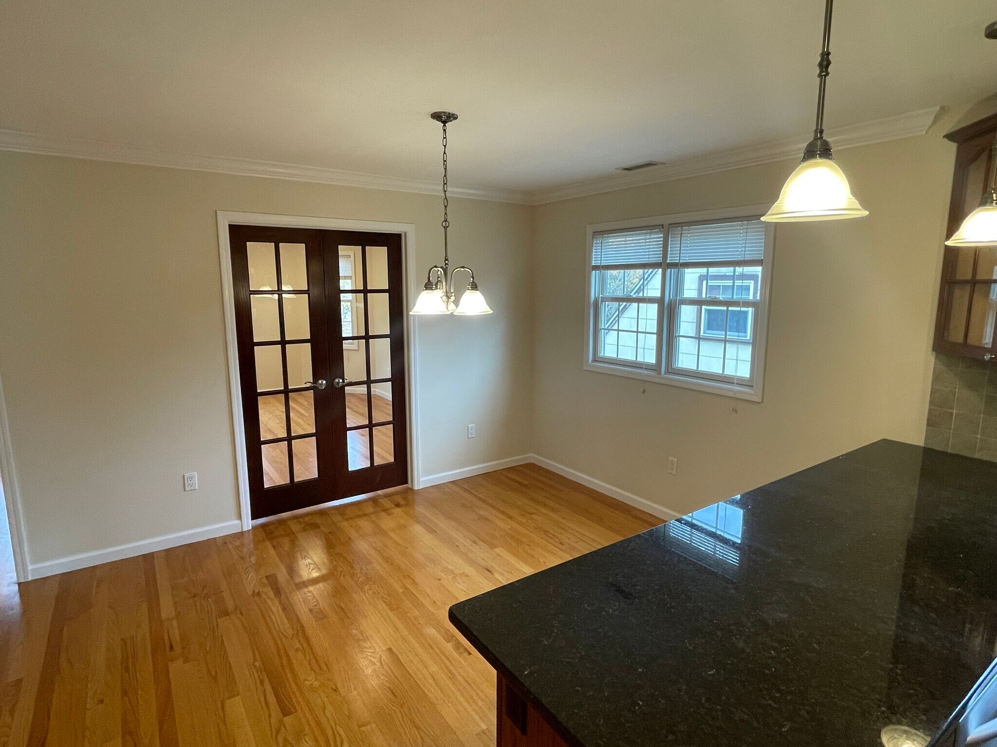 Building Photo - 292 Hemlock Ter