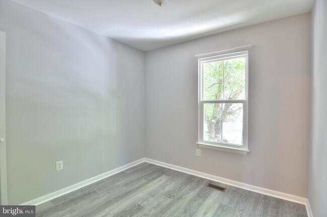 Building Photo - 13326 Waterside Cir