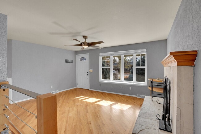 Building Photo - $2,795.00 - $300 OFF First Months' Rent - 5 Bedrooms, 2 Bathrooms, Single Family Home in Broomfie...