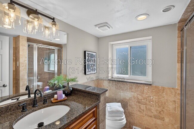 Building Photo - 6 The Knolls Ln