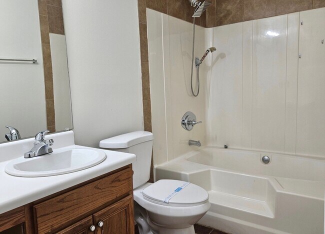 Building Photo - 3172 Creekwood Dr