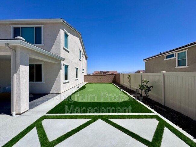 Building Photo - 25061 River Peak Dr