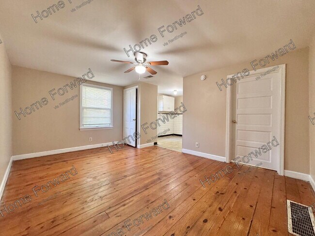 Building Photo - 348 Davis Ct