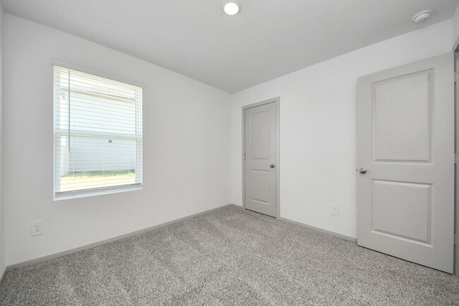 Building Photo - 1027 Bluegill Ln