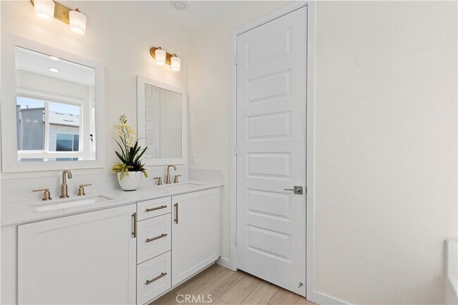 Building Photo - 27553 Sanctuary Ct