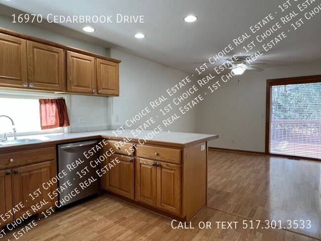 Building Photo - 16970 Cedarbrook Dr