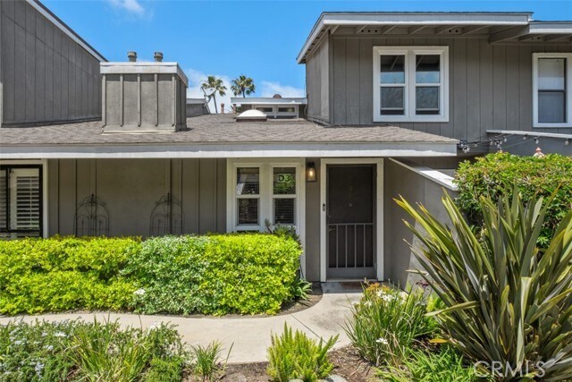 Building Photo - 345 University Dr