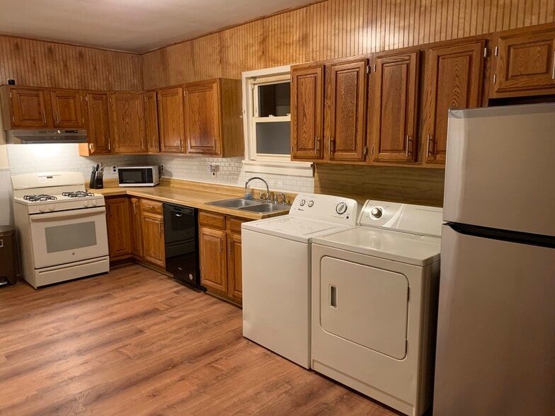 Building Photo - 49 13th St