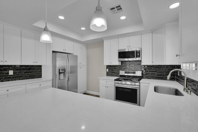 Building Photo - Fully Remodeled 4-Bedroom Single-Story ADU...