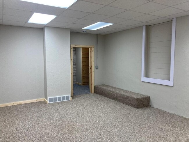 Building Photo - 219 6th St