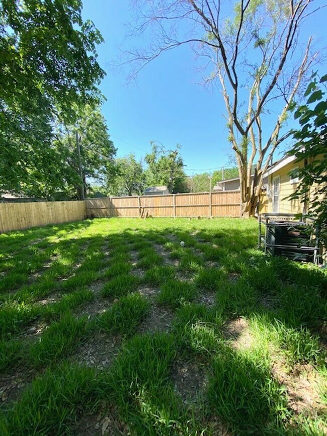 Building Photo - RECENTLY REMODELED 3 BEDROOM HOME IN HOUSTON