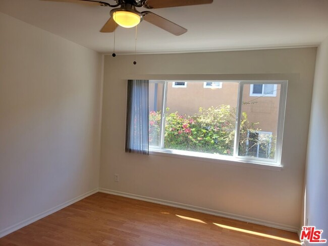 Building Photo - 320 S Hobart Blvd