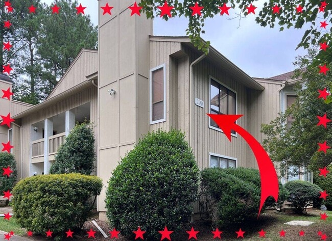 Building Photo - 221 New Kent Pl