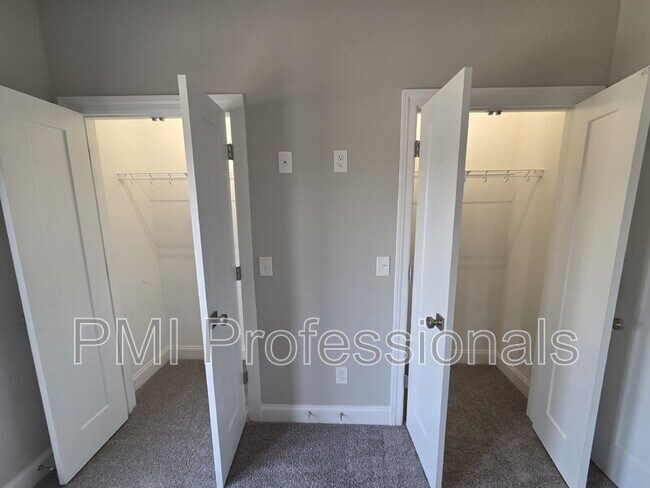Building Photo - 1403 Rebecca Johns Dr