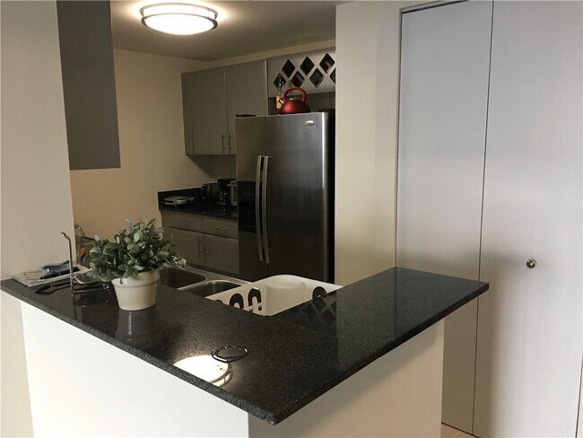 Building Photo - 1861 NW S River Dr