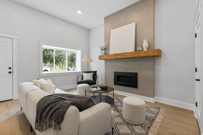 Building Photo - Furnished Luxury Home for Rent-Historic Deutschtown/Northside