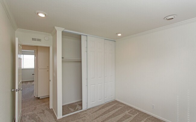 Building Photo - 7960 Represa Cir
