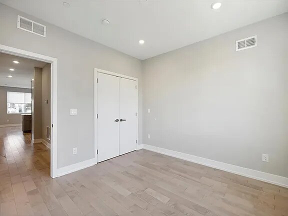 Building Photo - 2011 N Randolph St