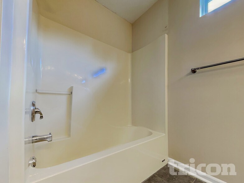 Building Photo - 2522 Swan Sea Dr