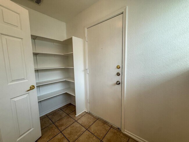 Building Photo - 1148 Apollo Cir