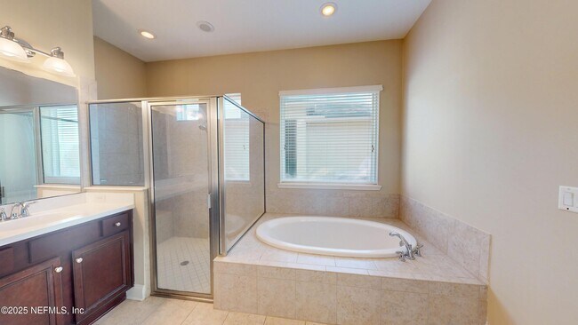 Building Photo - 14994 Venosa Cir