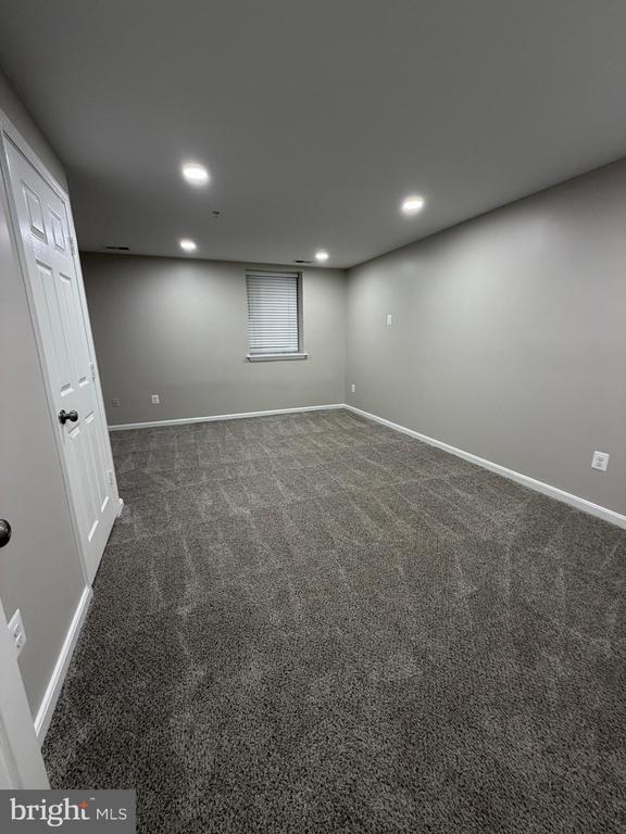 Building Photo - 3423 Lindenwood Drive