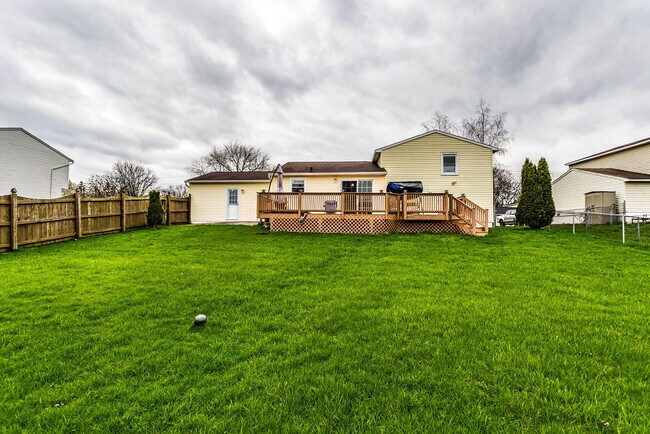 Building Photo - 7934 Davis Rd N