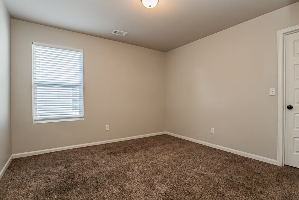 Building Photo - 1845 Simmons Ln