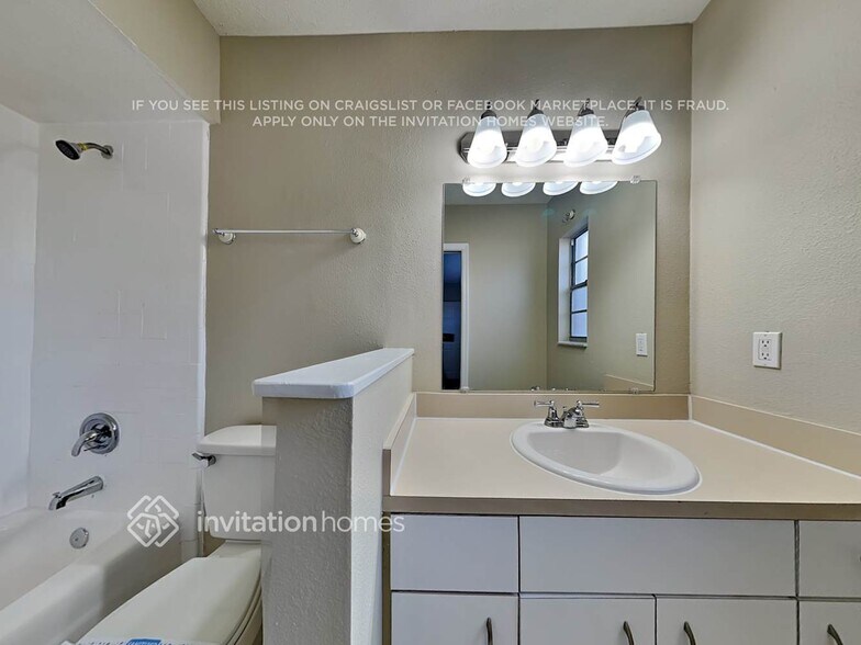 Building Photo - 205 Donatello Dr