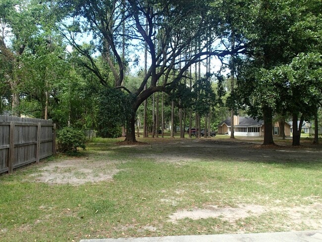 Building Photo - 3 Bedroom/2 Bath home in Lowndes County