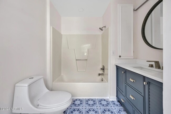 Building Photo - 204 S Harris St