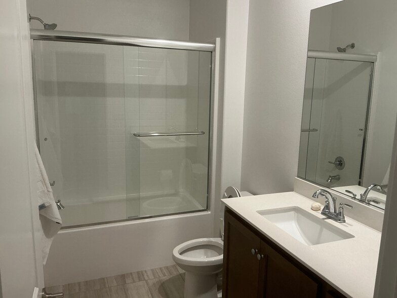 Building Photo - 5090 Dogwood Pl