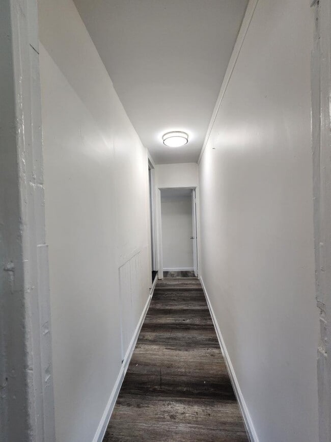 Building Photo - 129 Willow St