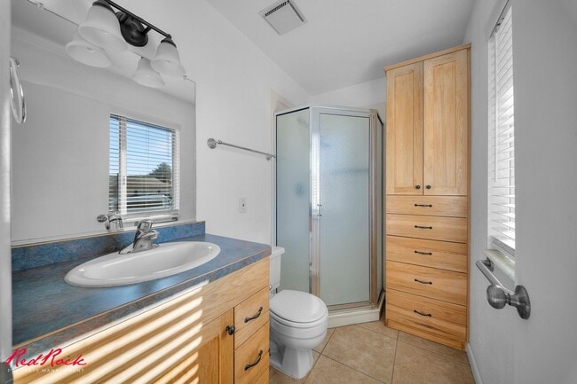 Building Photo - Warm, and Inviting Home in Cedar City!