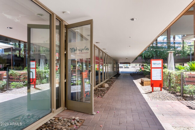 Building Photo - 7161 E Rancho Vista Dr