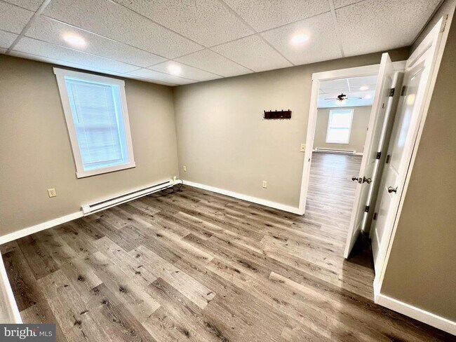 Building Photo - 636 W Penn Ave