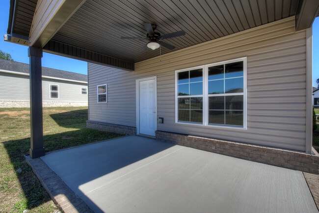 Building Photo - 330 Pauline Ingle Dr